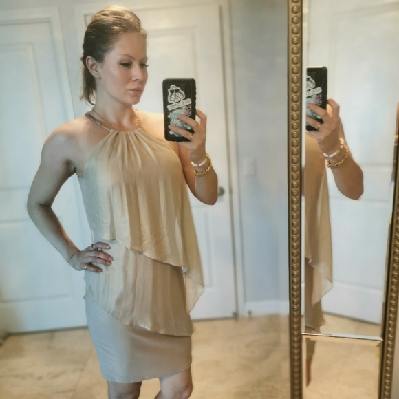 Le chateau dress - Picture 2 of 14